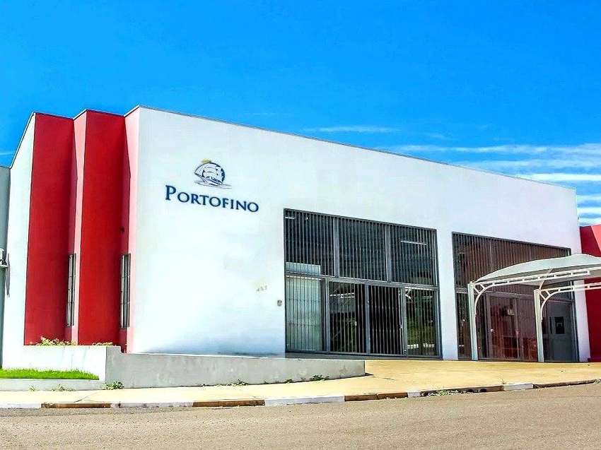 Sede da Portofino Decor em Presidente Prudente, SP — fachada do armazém com a marca Portofino